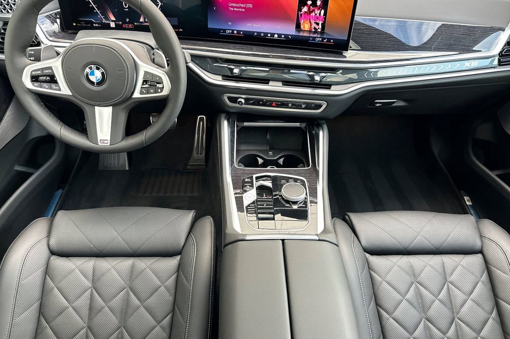 New 2026 BMW X6 xDrive40i w/ Climate Comfort Package image 14