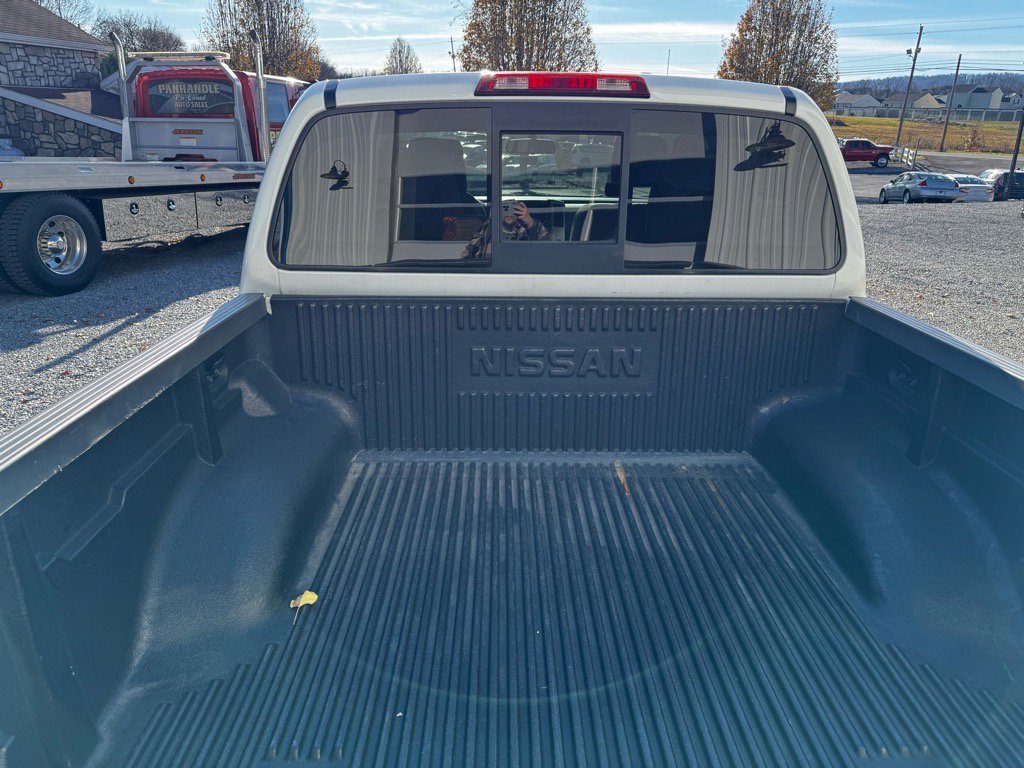 Used 2016 Nissan Frontier SV AWD/4WD image 6