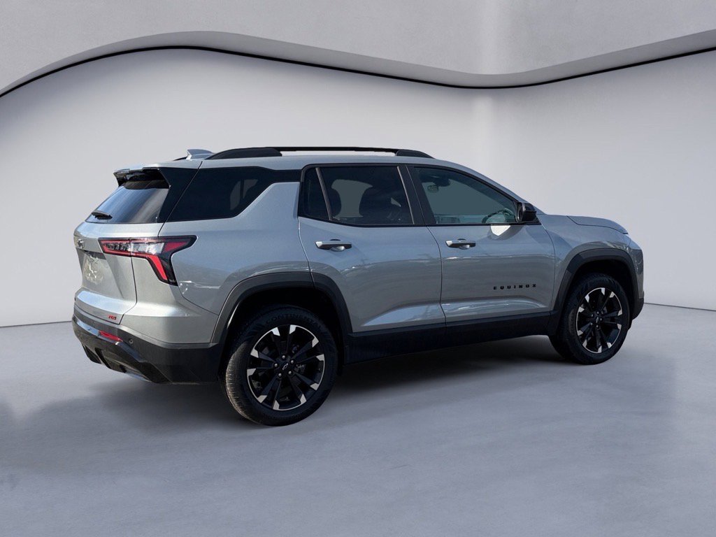 Used 2025 Chevrolet Equinox RS image 5