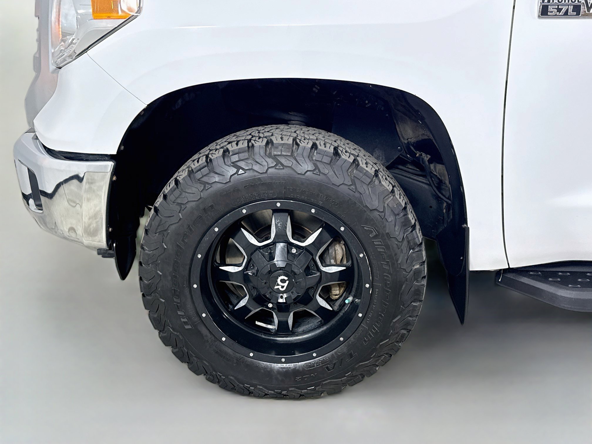 Used 2017 Toyota Tundra SR5 AWD/4WD image 34