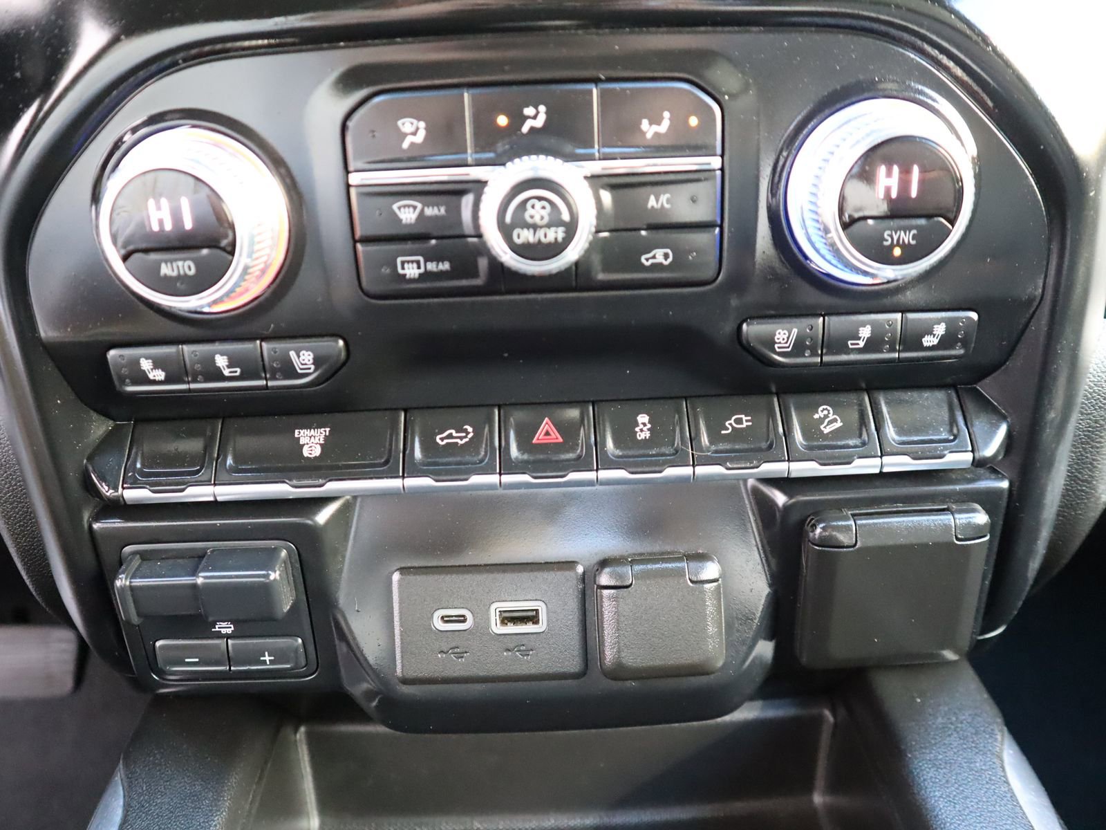 Used 2021 GMC Sierra 2500 AT4 AWD/4WD image 40