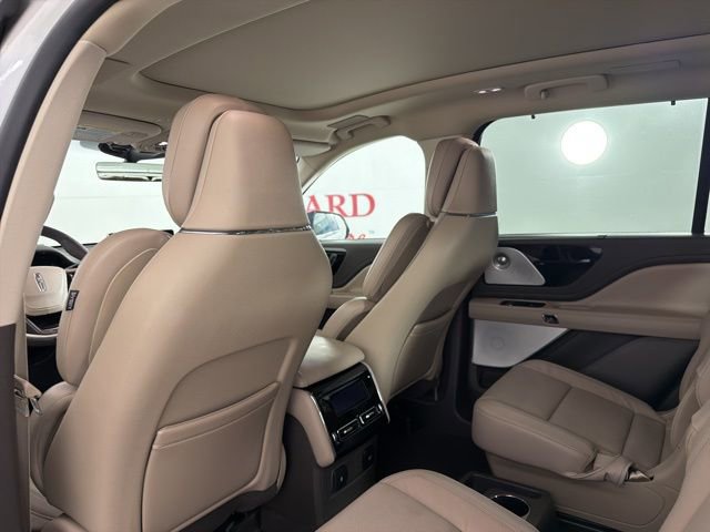 Used 2023 Lincoln Aviator Reserve w/ Equipment Group 201A RWD image 14