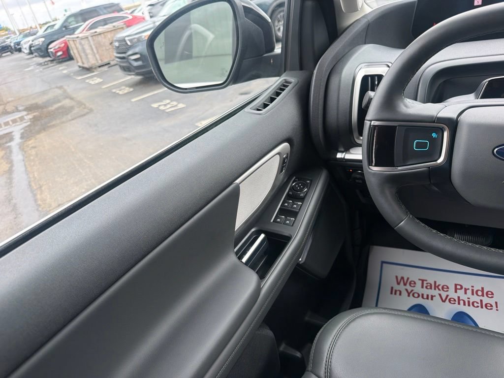 Used 2026 Ford Expedition Active AWD/4WD image 21