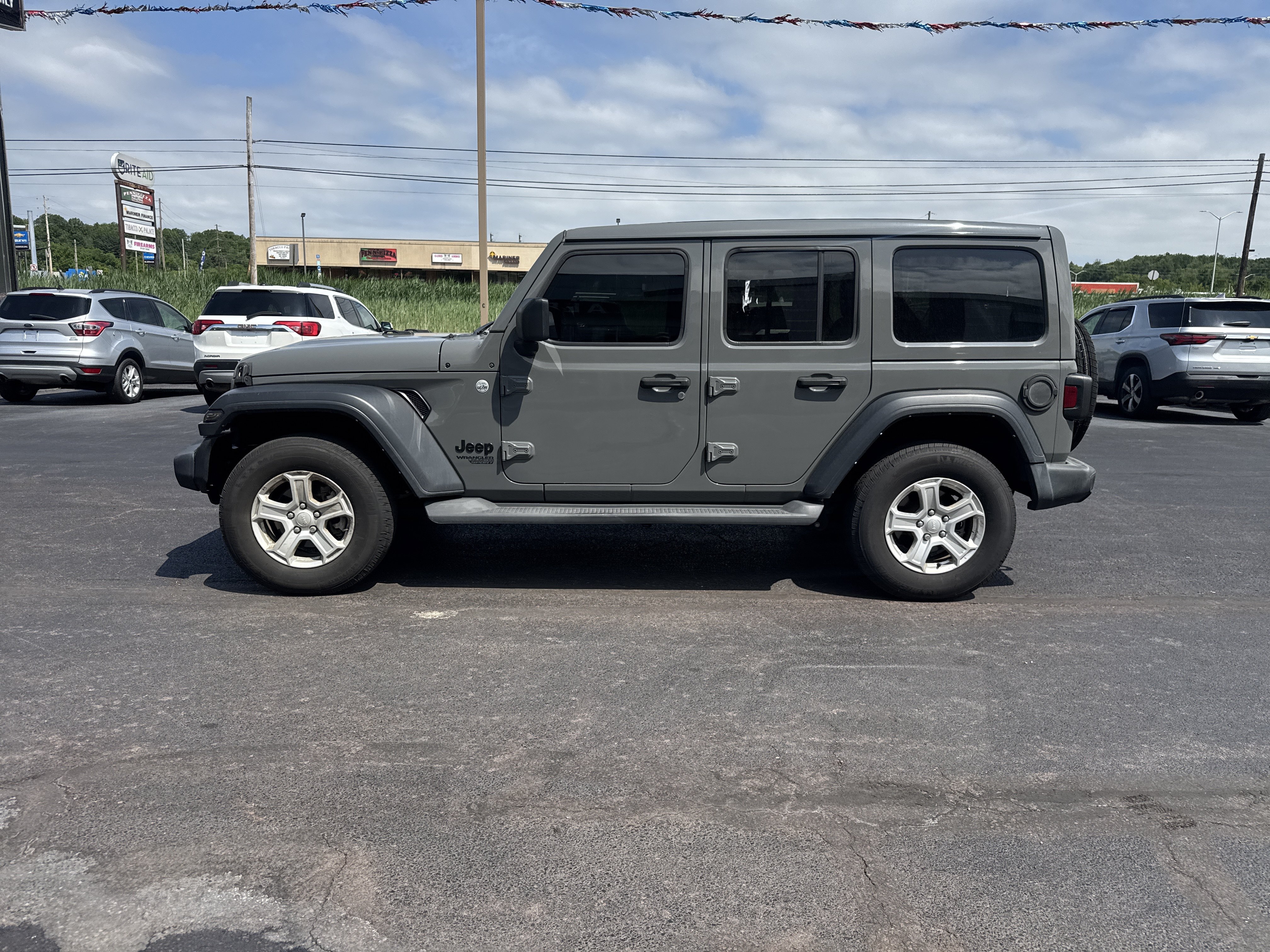 Used 2021 Jeep Wrangler Unlimited Sport w/ Sun And Sound Package AWD/4WD image 7