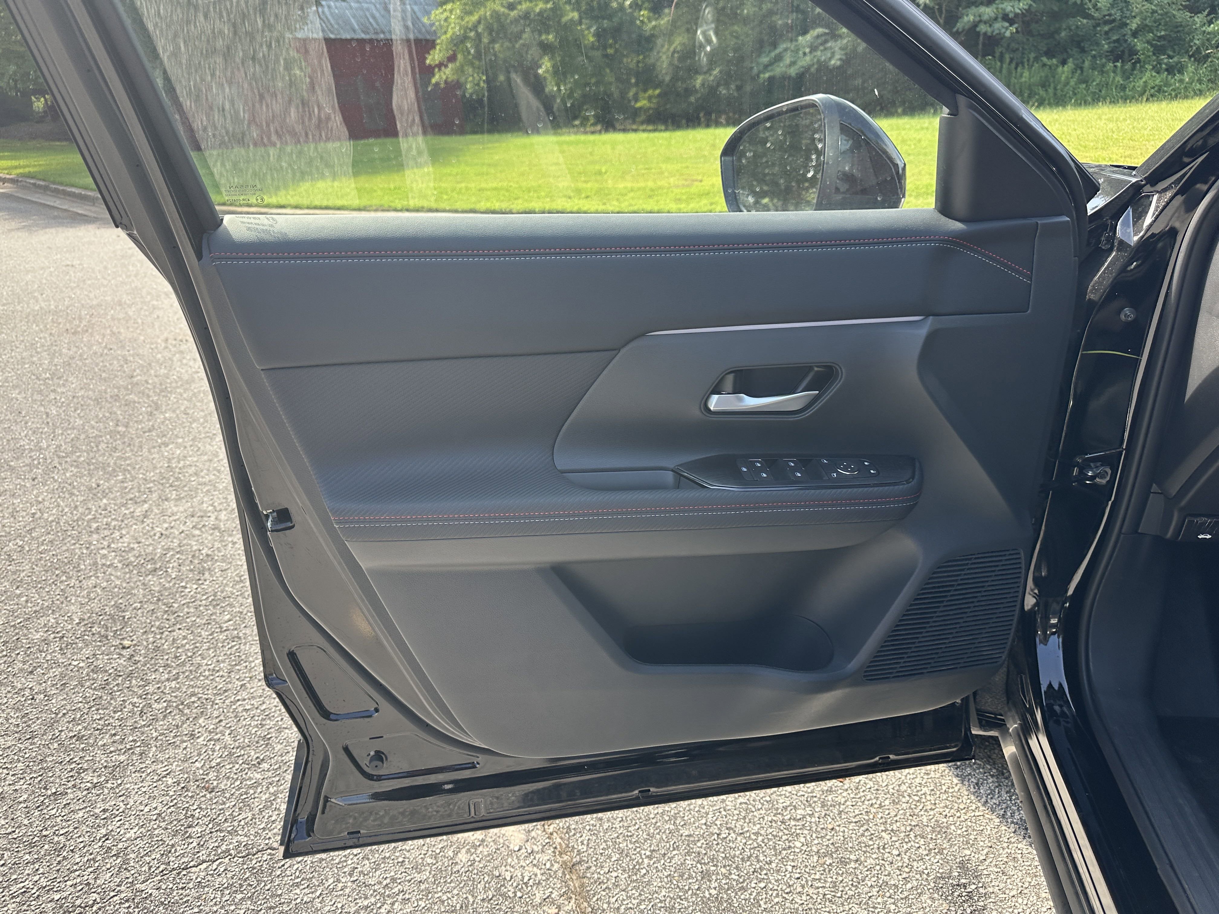 New 2025 Nissan Kicks SR image 10