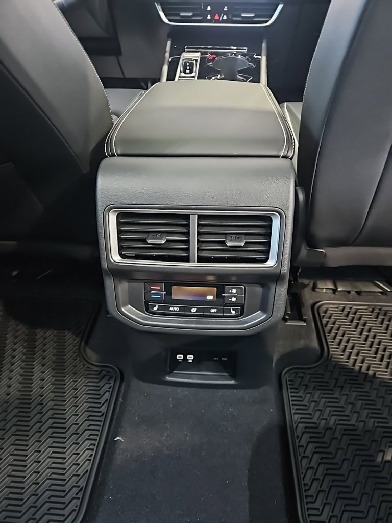 New 2026 Volkswagen Atlas SEL Premium R-Line image 18