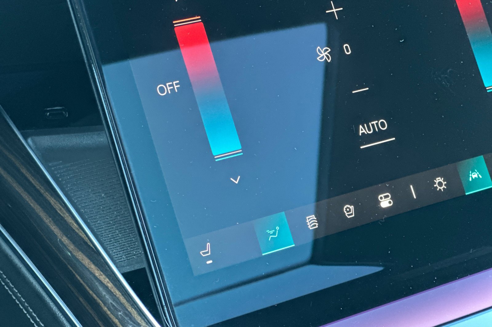 Used 2025 Cadillac Escalade Premium Luxury image 28