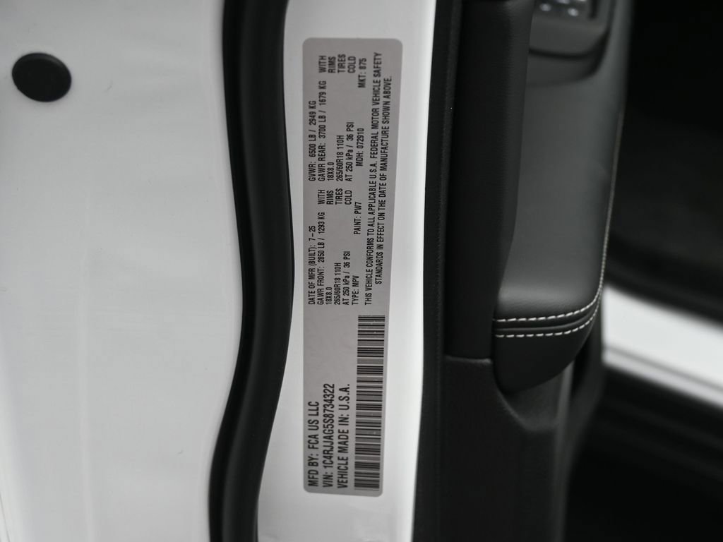 New 2025 Jeep Grand Cherokee L Laredo w/ Luxury Tech Group I image 19