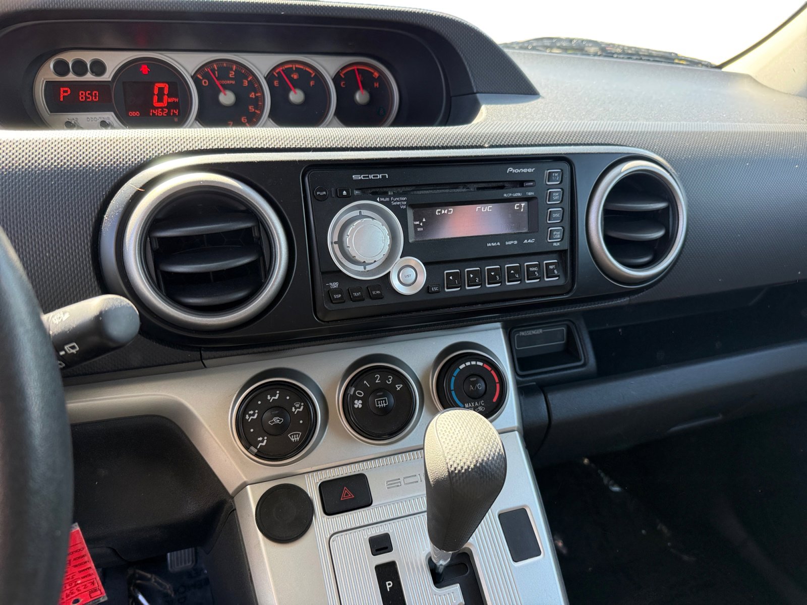 Used 2010 Scion xB FWD image 12