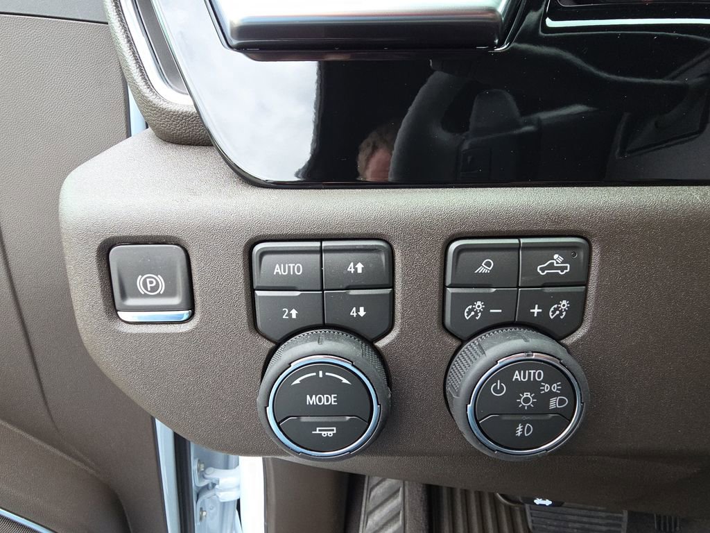 New 2026 Chevrolet Silverado 1500 LTZ w/ Z71 Off-Road Package AWD/4WD image 21