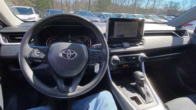 Used 2024 Toyota RAV4 LE AWD/4WD image 19