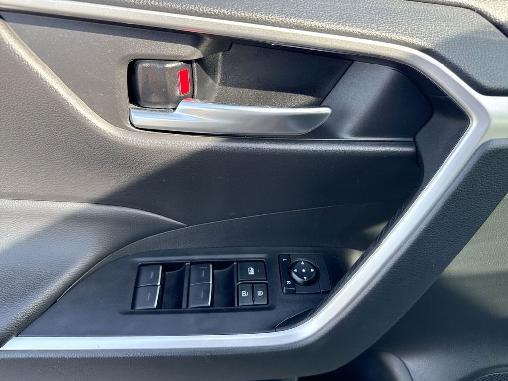 Used 2024 Toyota RAV4 XLE FWD image 24