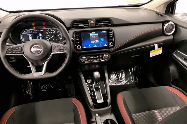 New 2025 Nissan Versa SR w/ Trunk Package image 8