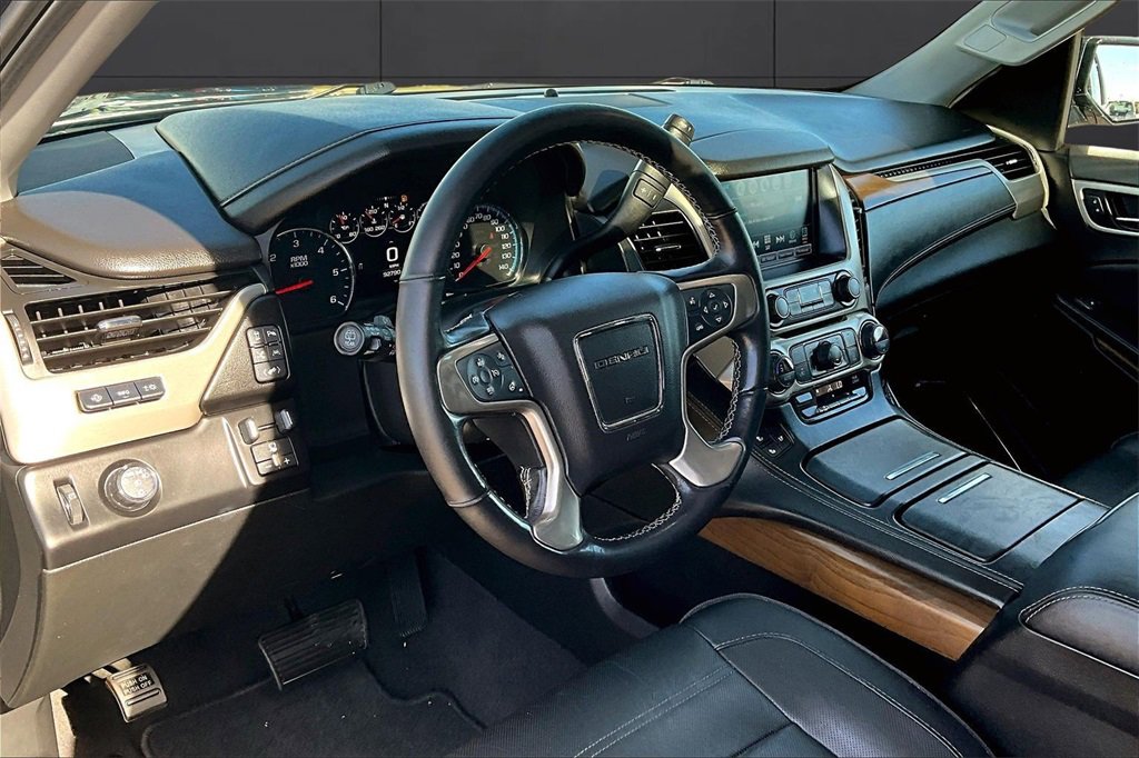 Used 2020 GMC Yukon XL Denali w/ Denali Ultimate Package image 13