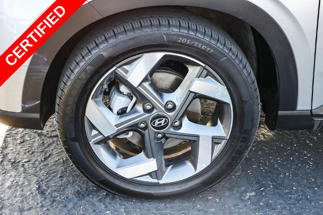 Certified 2025 Hyundai Venue SEL FWD image 9
