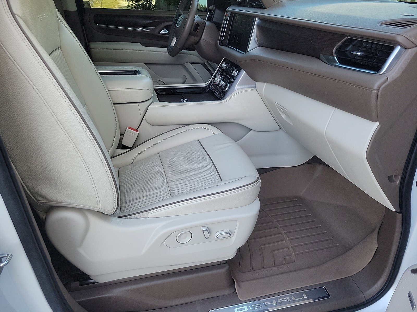 Certified 2022 GMC Yukon Denali image 20