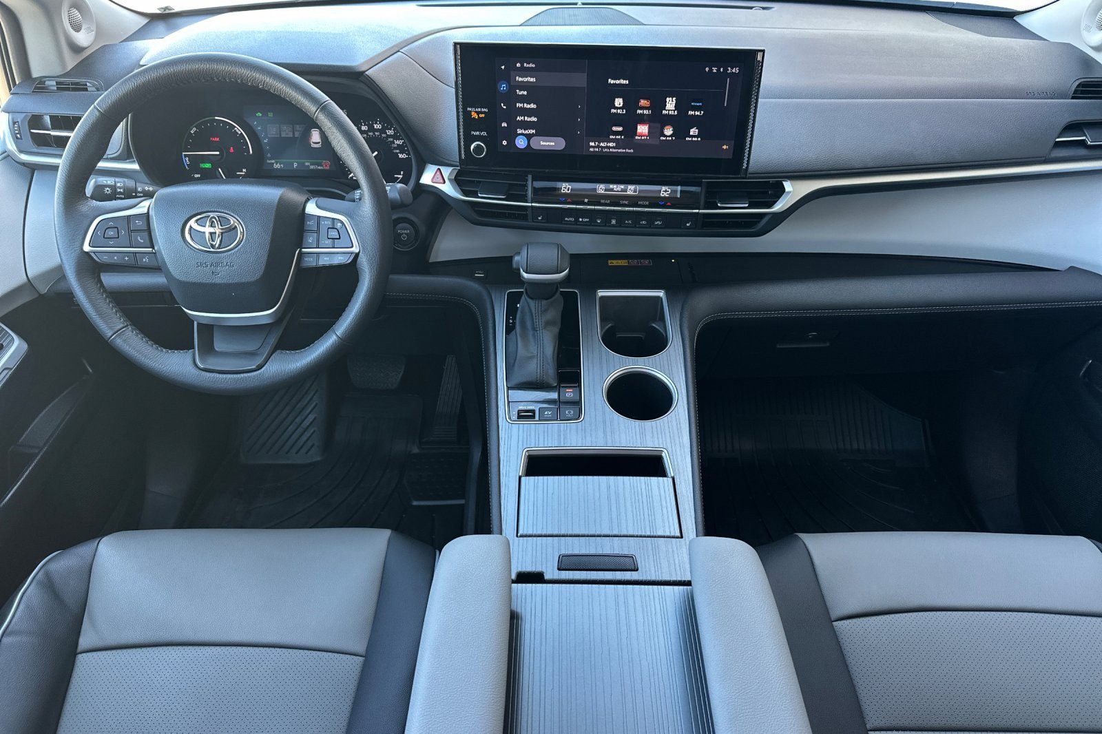 Certified 2025 Toyota Sienna XLE w/ XLE Plus Package FWD image 12