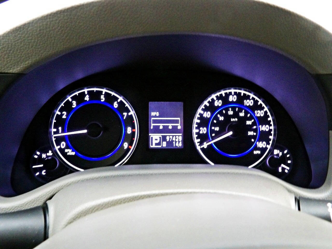 Used 2010 INFINITI G37 x Sedan AWD/4WD image 15