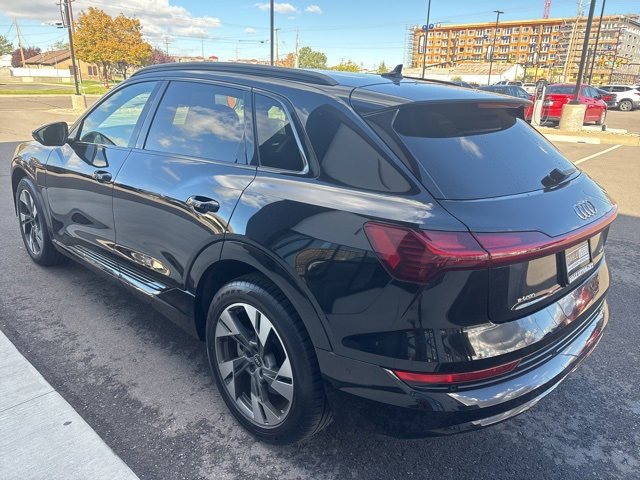 Used 2021 Audi e-tron Premium w/ Convenience Plus Package image 5