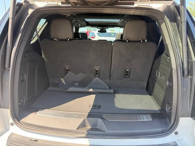 Used 2024 Chevrolet Tahoe Z71 w/ Luxury Package AWD/4WD image 6