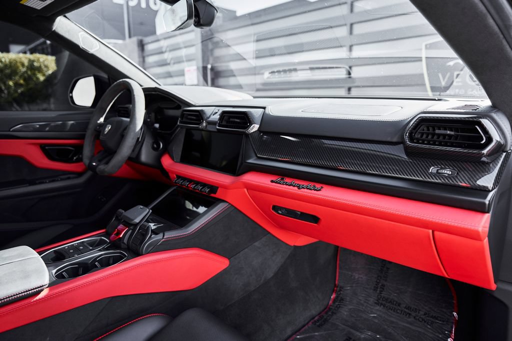 Used 2025 Lamborghini Urus S AWD/4WD image 40