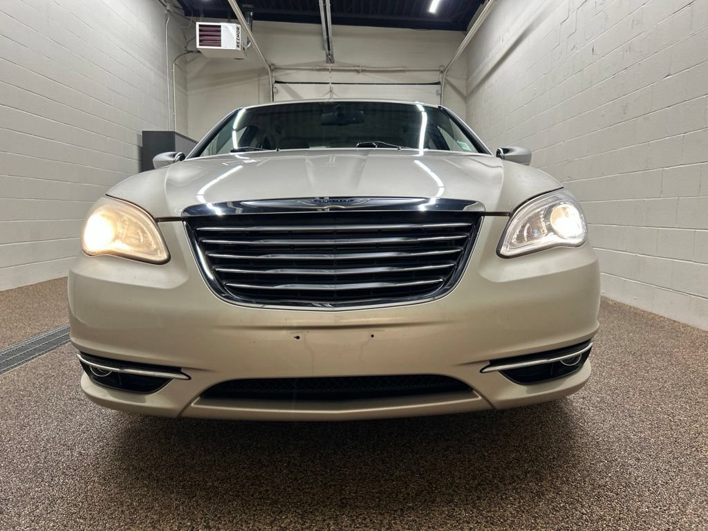 Used 2014 Chrysler 200 Limited FWD image 6