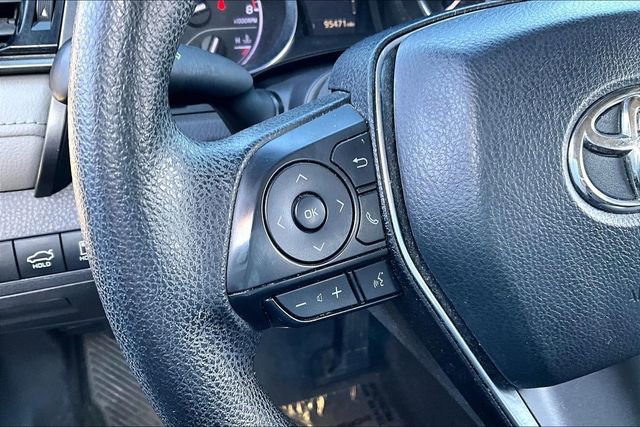 Used 2019 Toyota Camry LE image 18