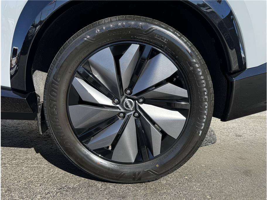 Used 2024 Nissan Ariya AWD image 29