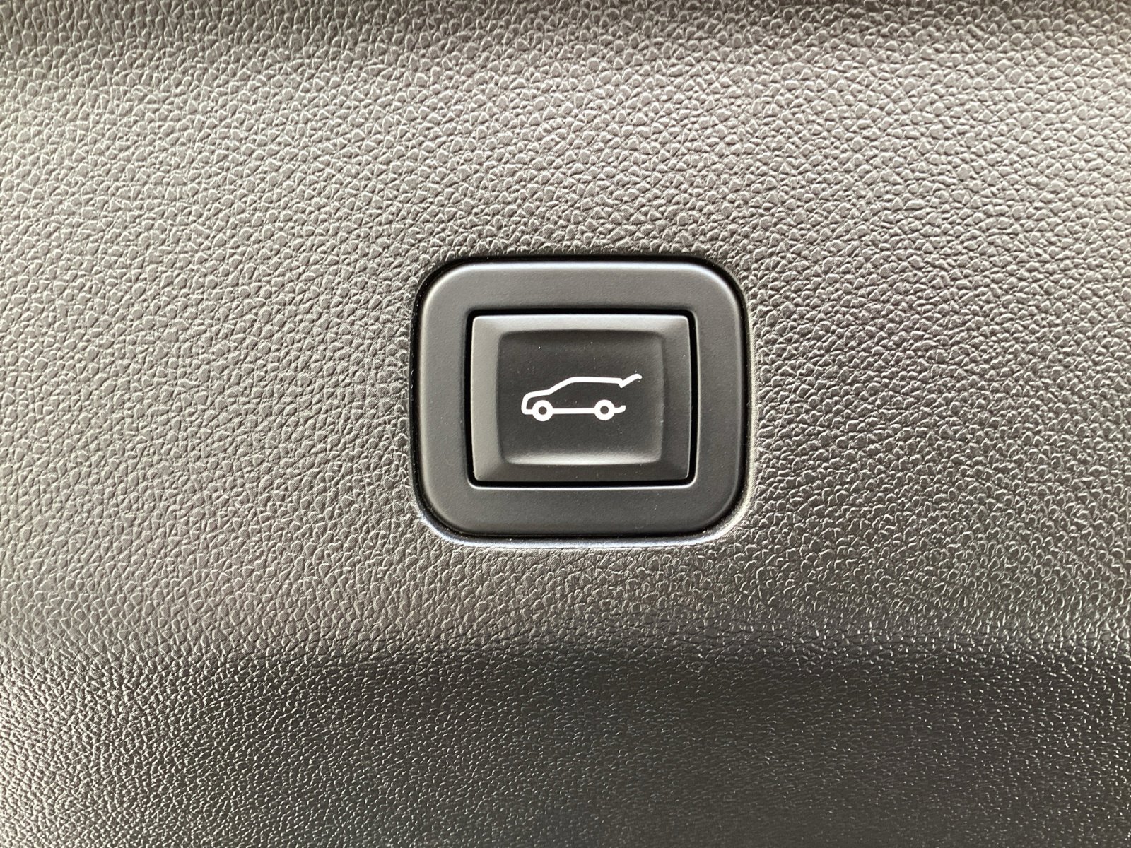 Used 2025 Chevrolet Tahoe LT image 18