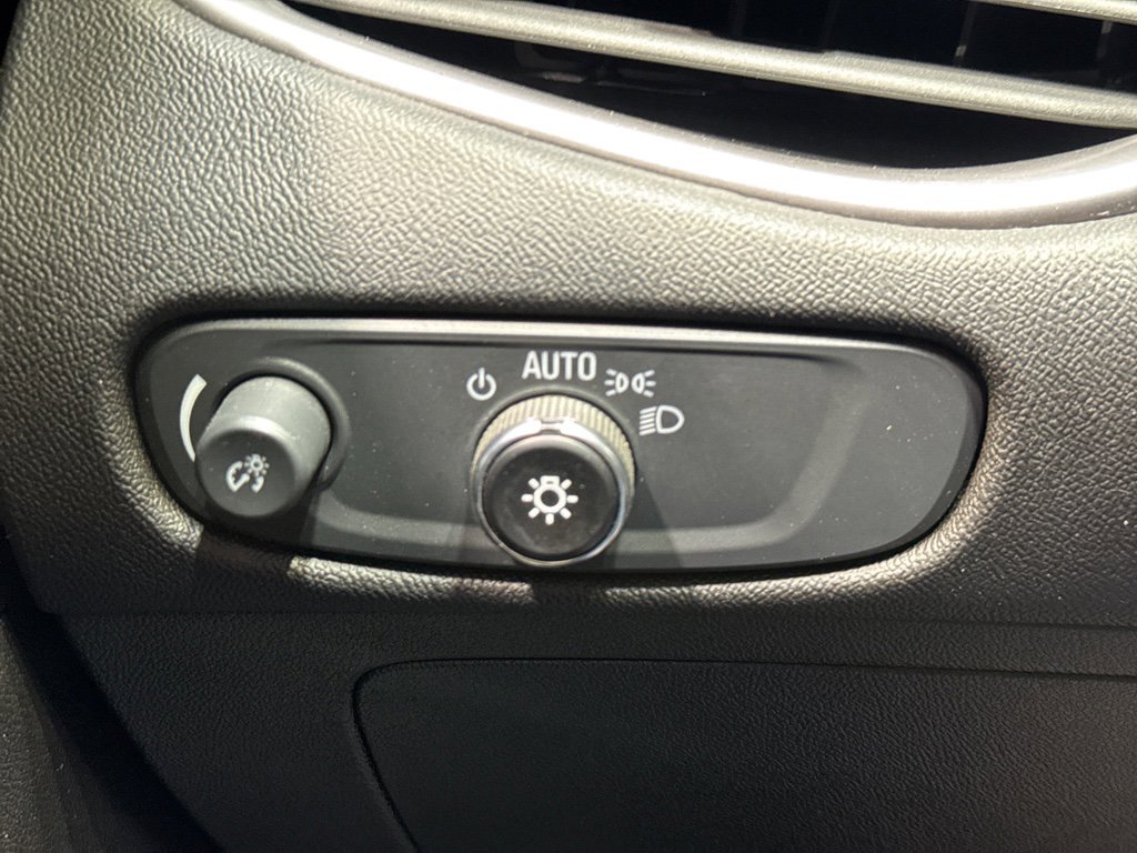 Used 2025 Chevrolet Malibu LT image 29