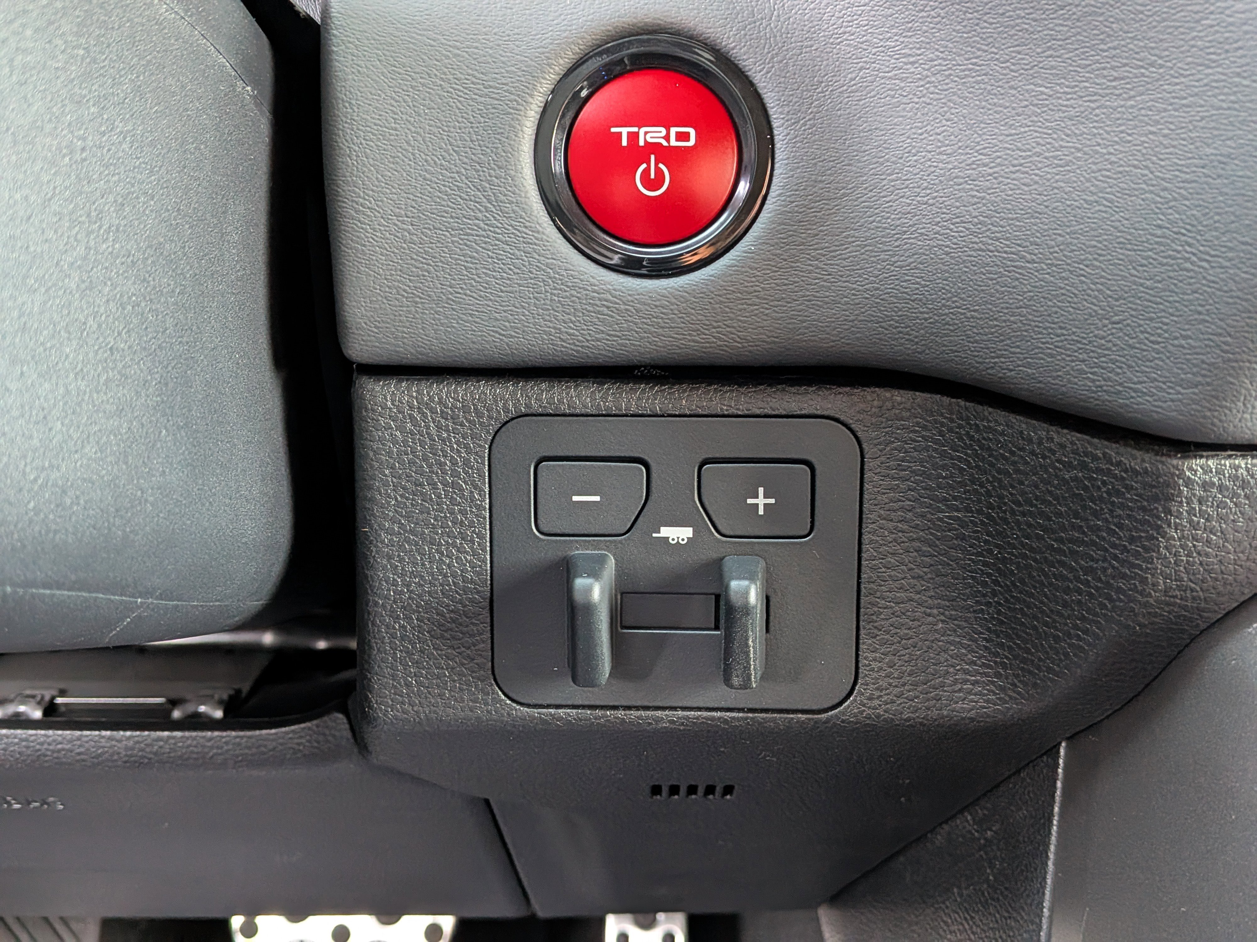 New 2026 Toyota Tundra Platinum w/ TRD Off-Road Package image 16