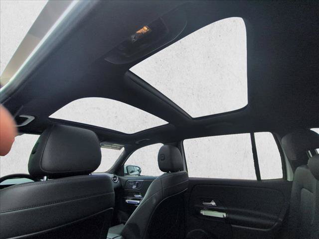 Used 2021 Mercedes-Benz GLB 250 image 17