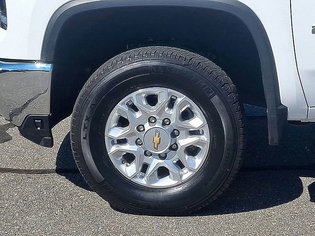 Used 2024 Chevrolet Silverado 2500 LTZ image 8