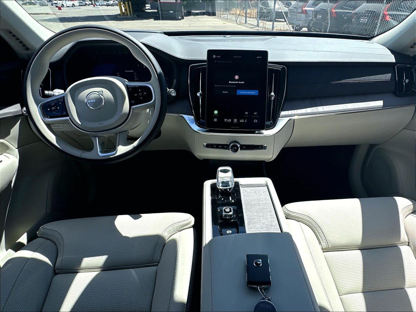 New 2026 Volvo XC90 T8 Ultra w/ Protection Package AWD/4WD image 7