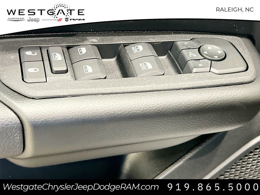 New 2026 RAM 1500 4x4 Crew Cab image 12