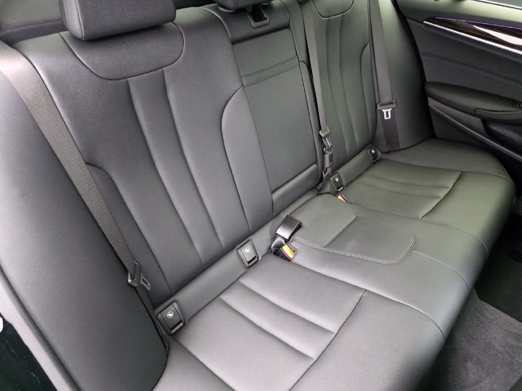Used 2019 BMW 530i w/ Convenience Package RWD image 27