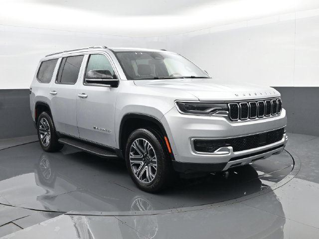 Used 2025 Jeep Wagoneer Series II AWD/4WD image 3
