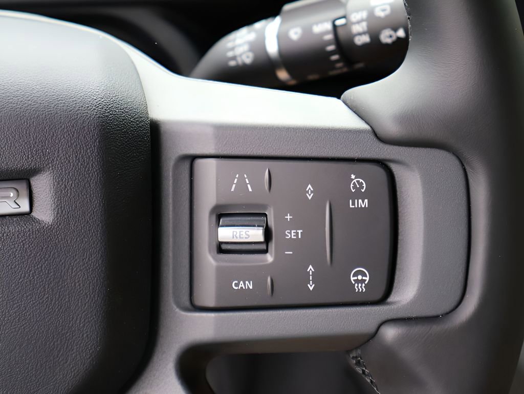 New 2026 Land Rover Defender 130 X-Dynamic SE AWD/4WD image 31