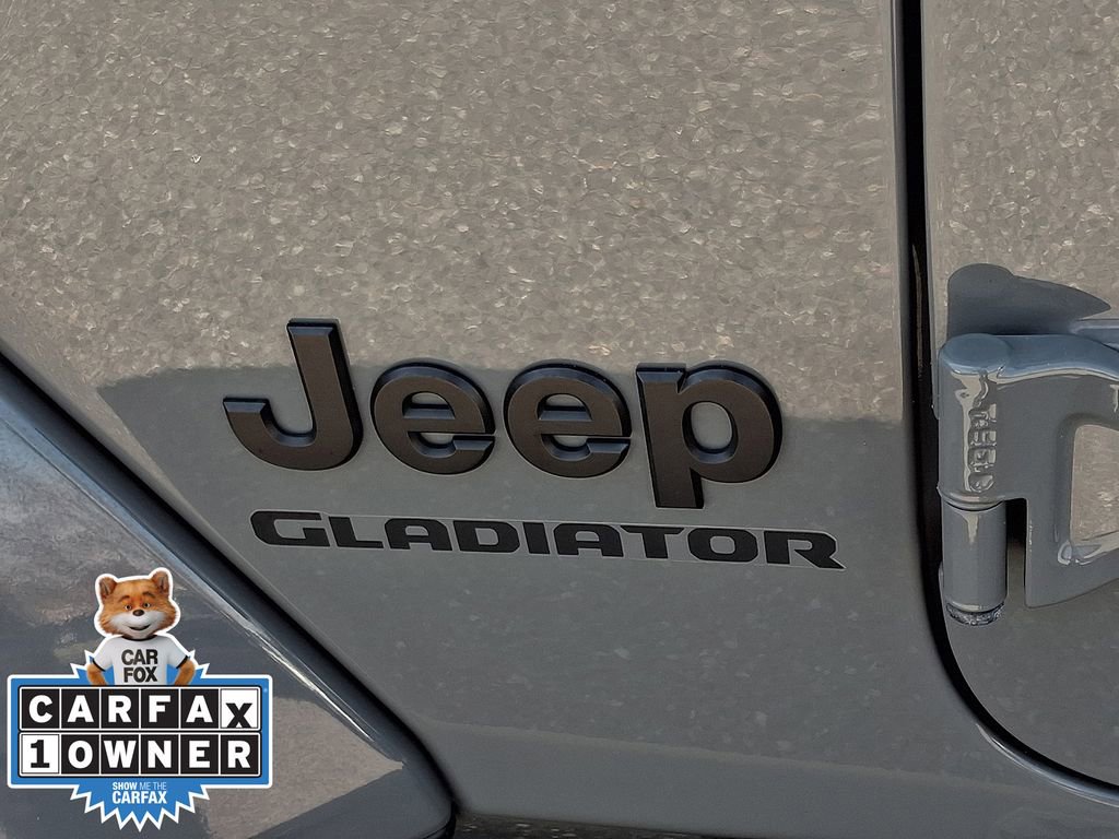 Used 2022 Jeep Gladiator Willys AWD/4WD image 29