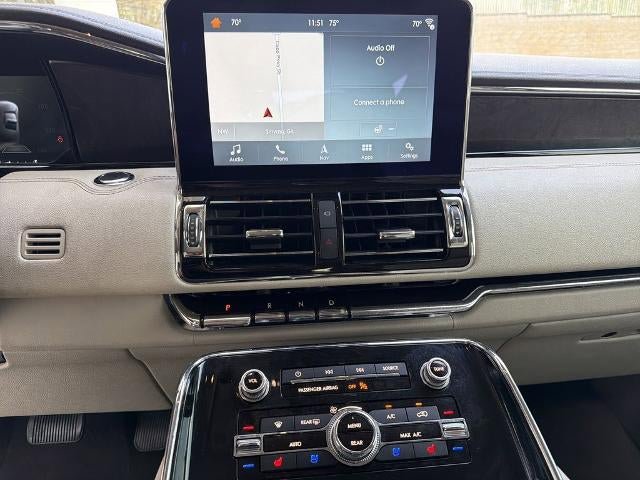 Used 2018 Lincoln Navigator Select w/ Technology Package image 32