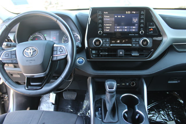 Used 2020 Toyota Highlander LE FWD image 13