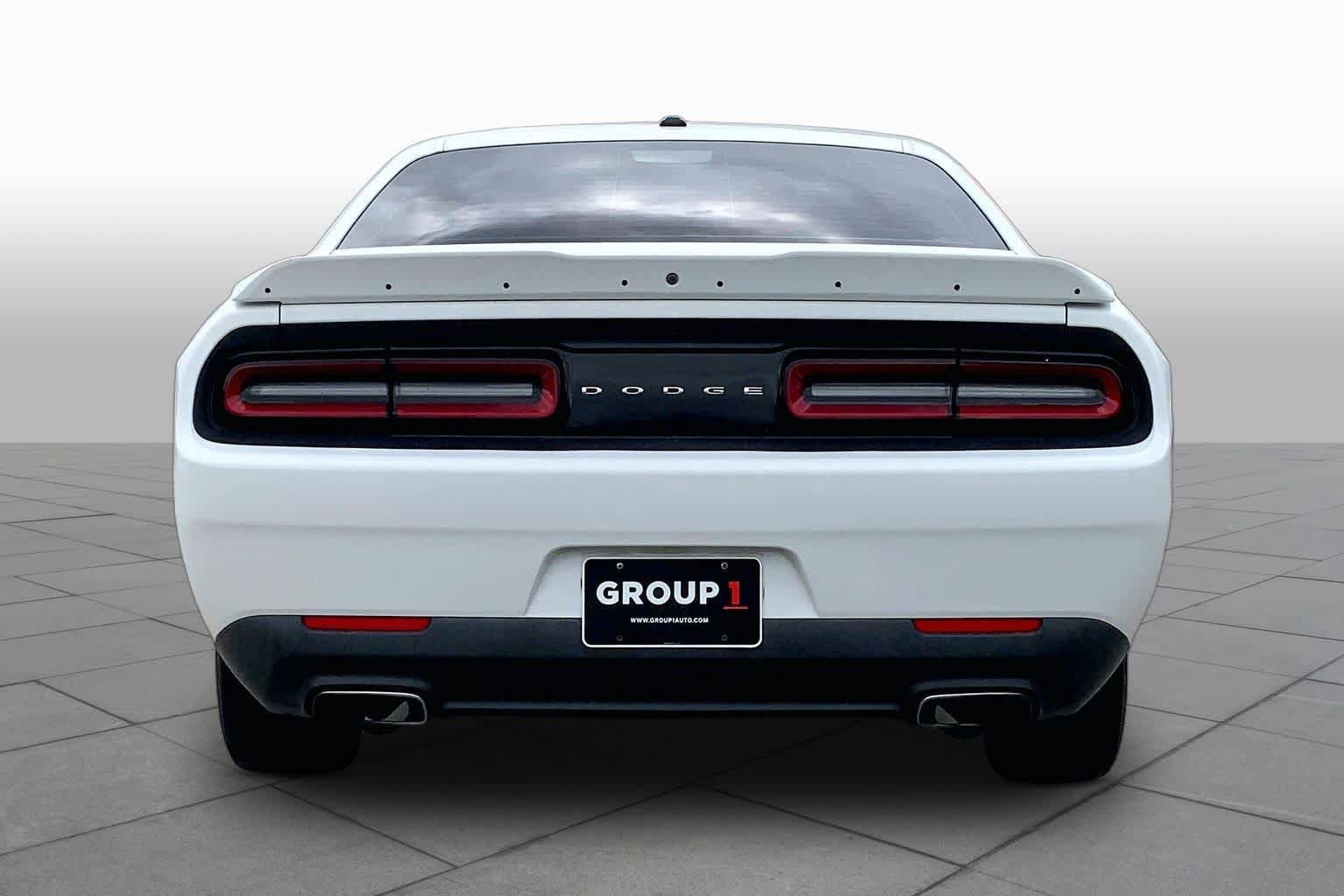 Used 2018 Dodge Challenger SXT RWD image 4