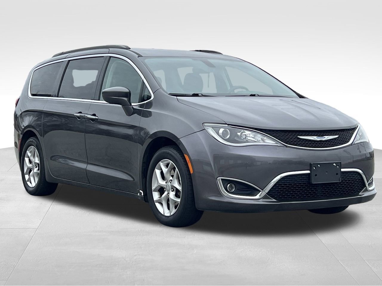 Used 2018 Chrysler Pacifica Touring Plus w/ Tire & Wheel Group image 34