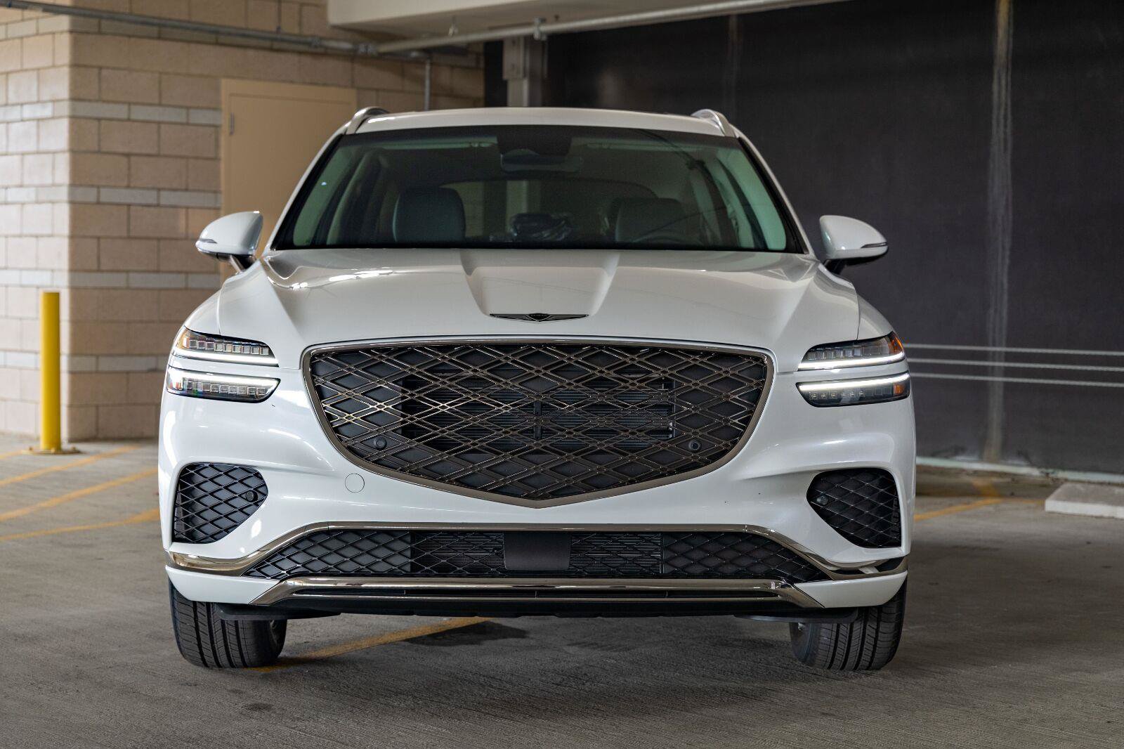 New 2027 Genesis GV70 2.5T Select AWD/4WD image 3