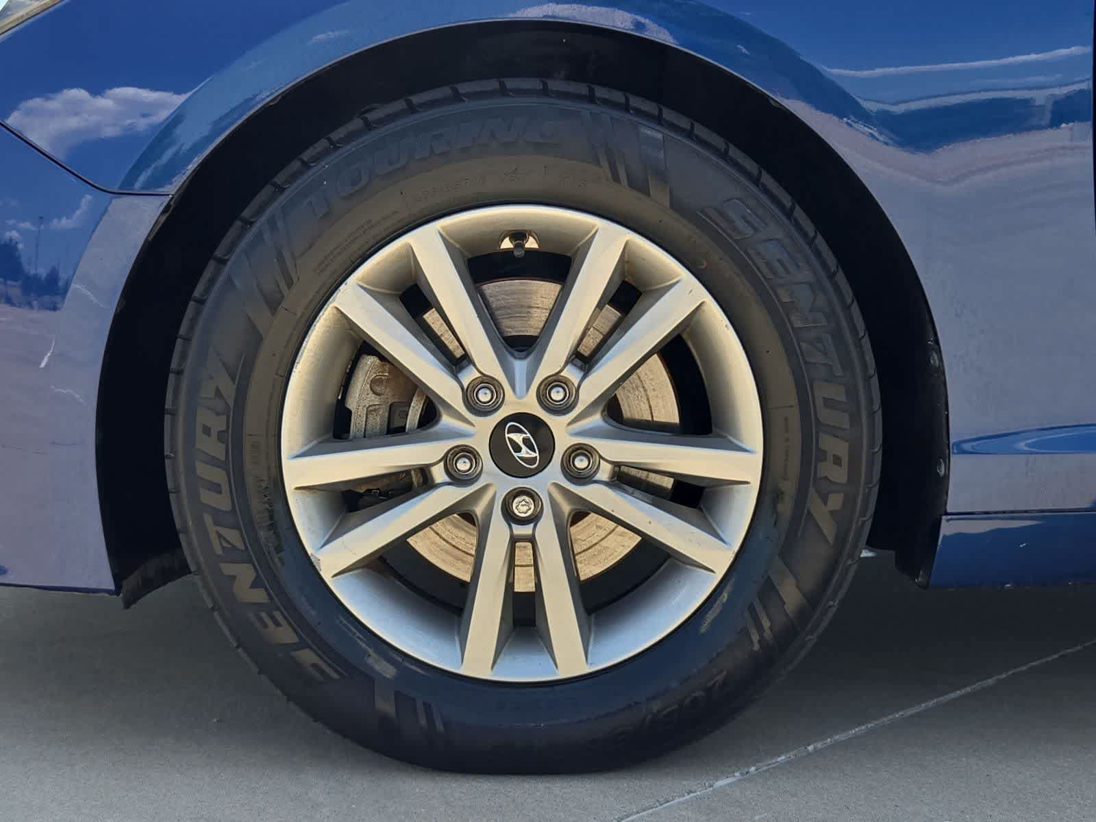 Used 2015 Hyundai Sonata SE w/ Option Group 09 FWD image 12