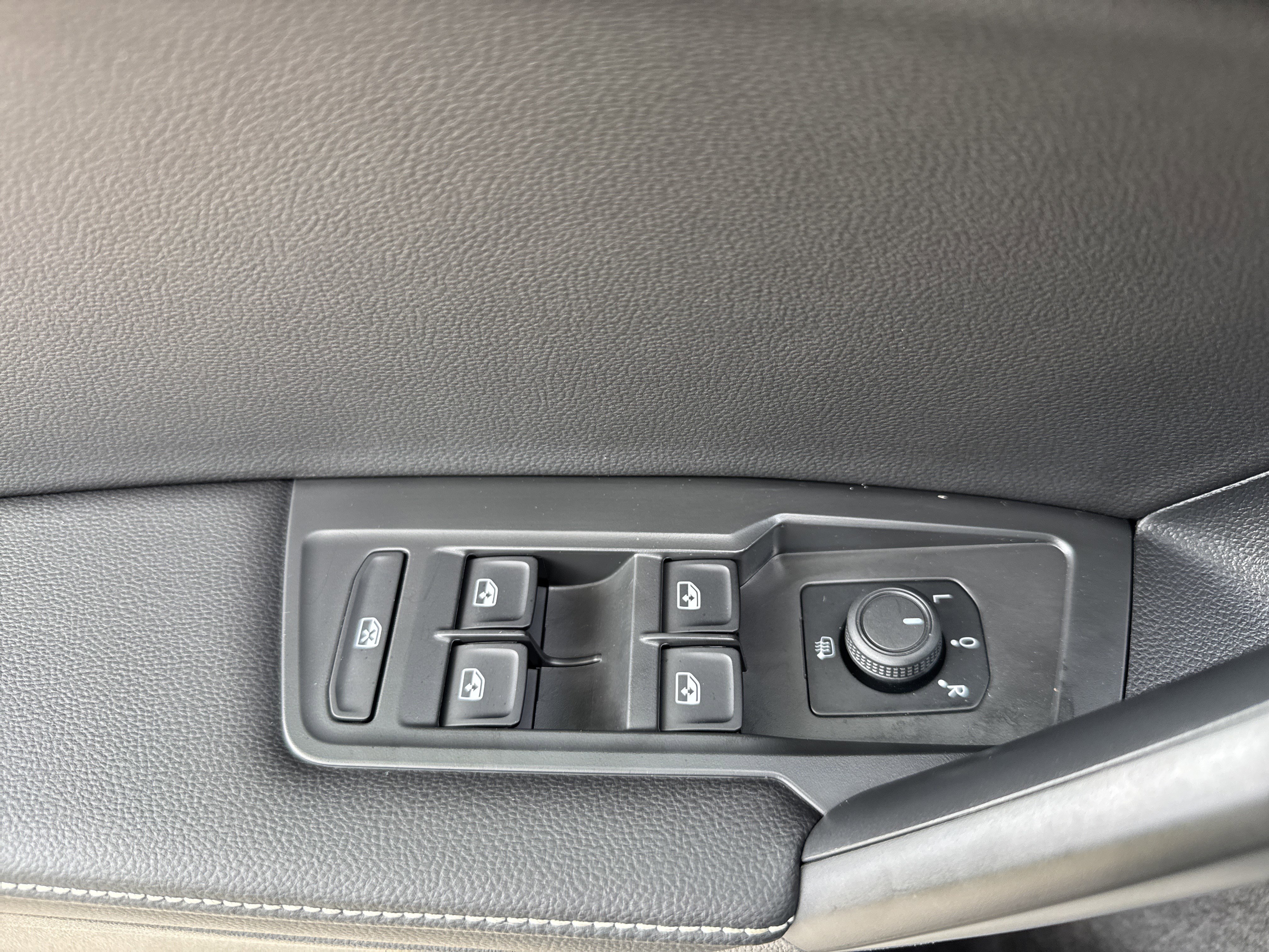 Used 2024 Volkswagen Tiguan S FWD image 15