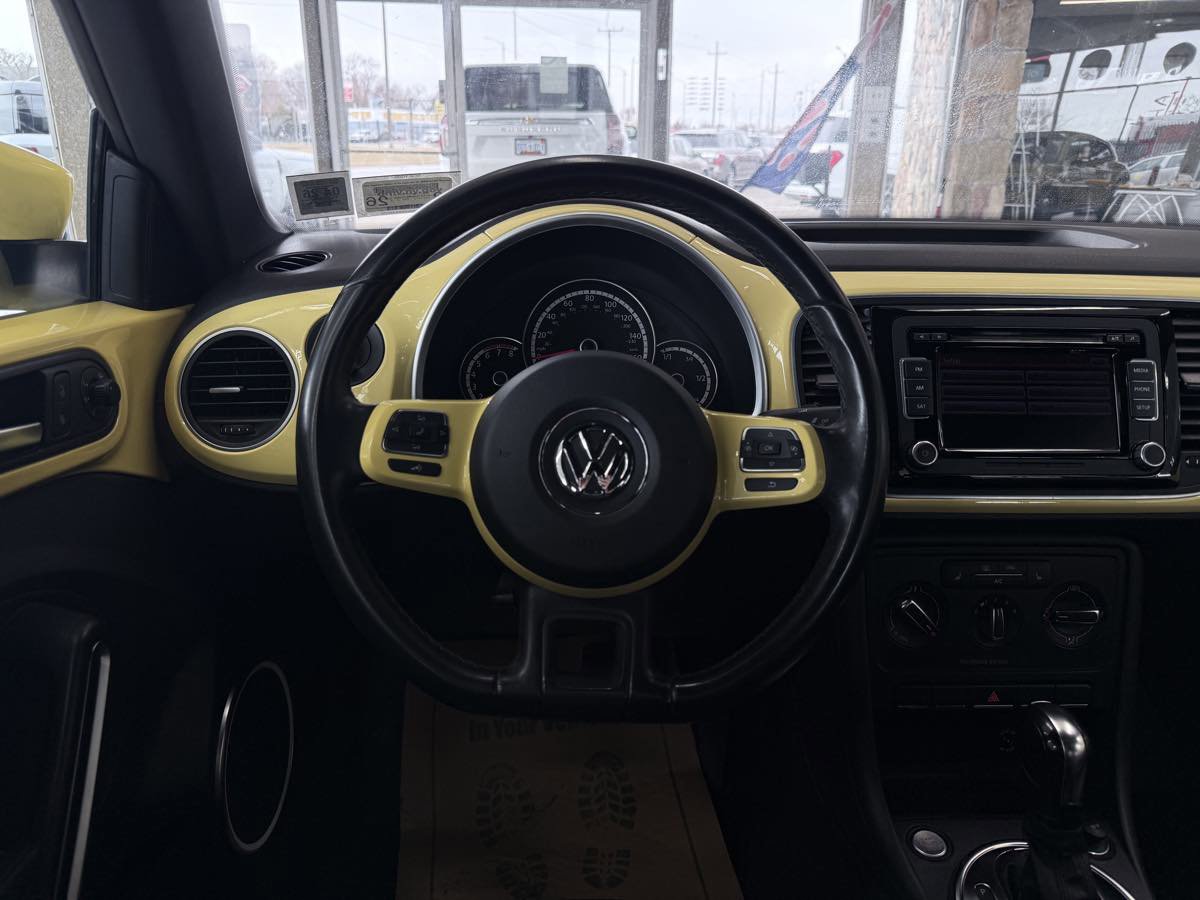 Used 2013 Volkswagen Beetle 2.5 image 38