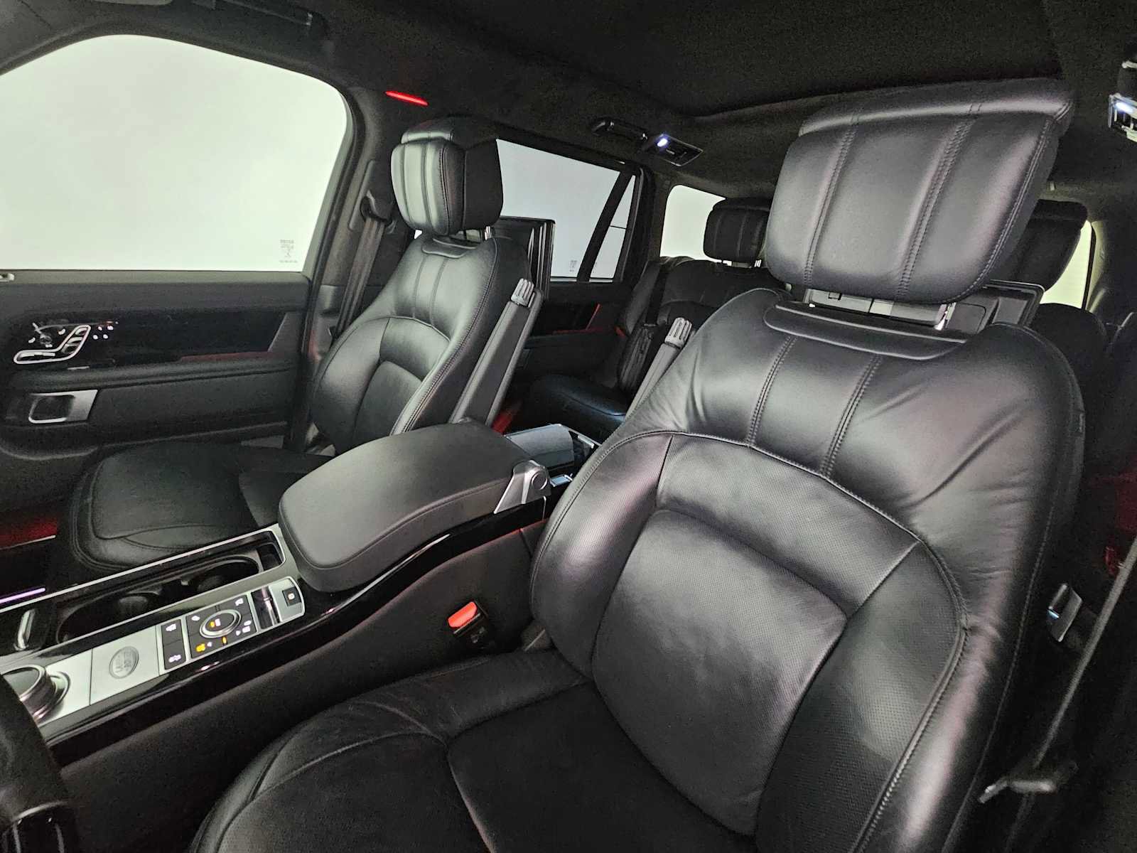 Used 2021 Land Rover Range Rover Long Wheelbase Autobiography image 22