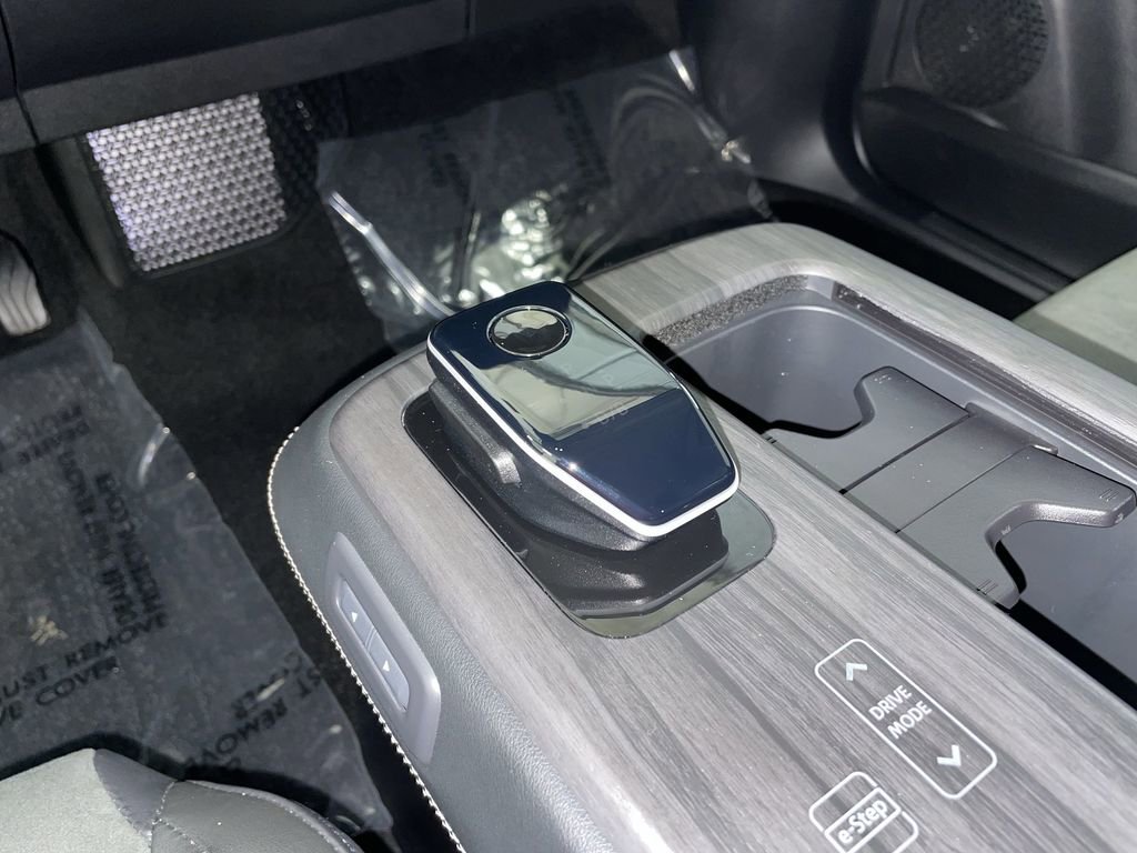 Certified 2024 Nissan Ariya AWD image 28