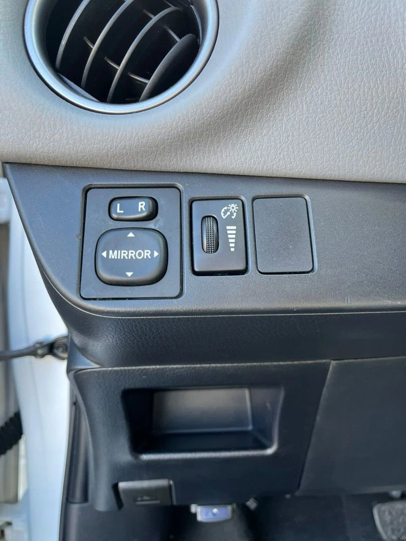 Used 2015 Toyota Yaris LE image 25